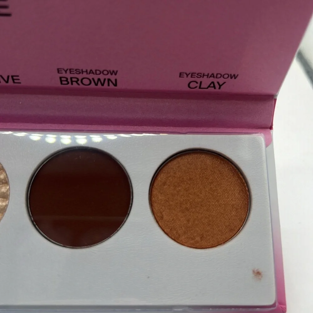Ofra Champagne Wishes Come True Signature Luxe Eye Shadow Palette
